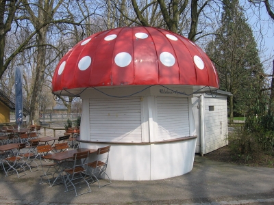 (Originaler ?) Pilzkiosk in Lindau