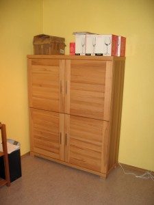 Unser Highboard, schön breit, schlicht und geräumig